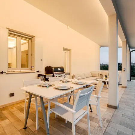 Padana Villa *